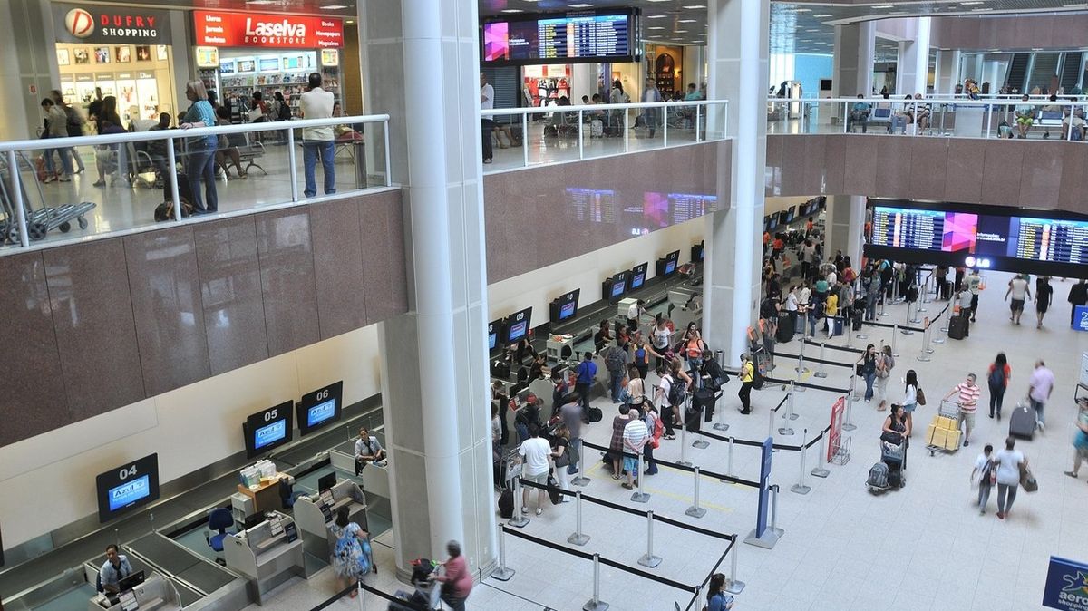 Na brazilském letišti místo informací ukazovali porno